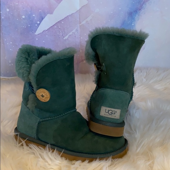 Ugg’s - Picture 2 of 3